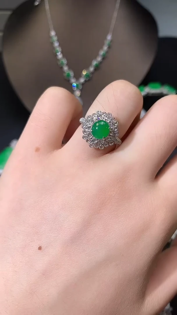 翡翠18K金镶嵌吊坠(不含链)戒指