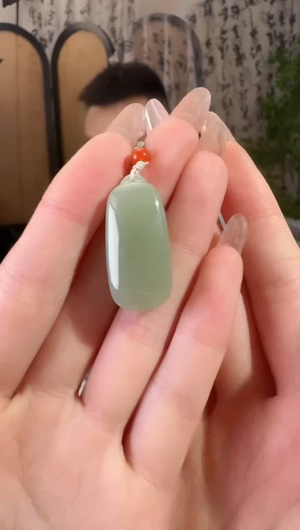 和田玉未镶嵌颈饰无事牌