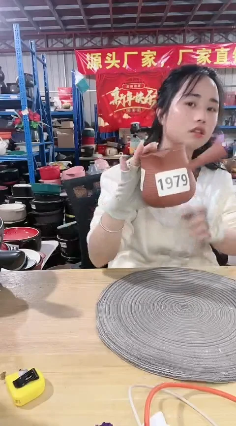 【闪购商品】1979瑕疵红泥手把壶不带盖