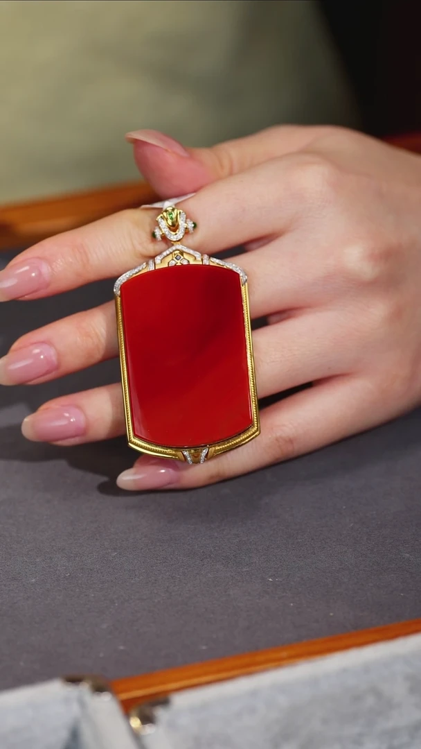 吊坠(不含链)18K金镶嵌南红玛瑙原矿D19