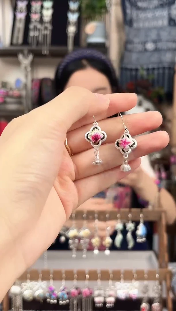 织绣民族风非遗老绣饰品552