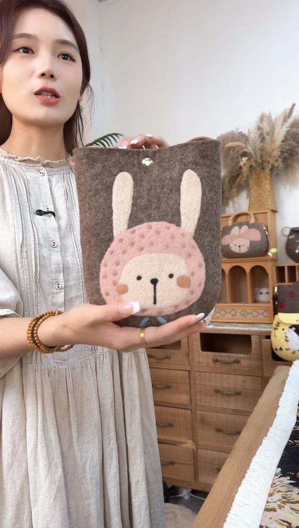 羊毛非遗纯手工 羊毛毡包包