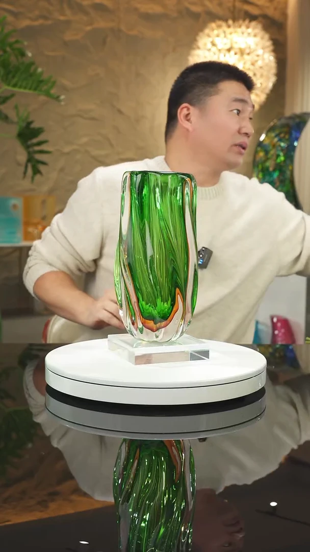 【闪购商品】摆件设计款琥珀绿花瓶