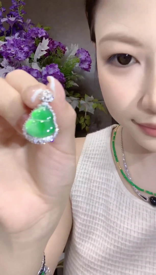 吊坠(不含链)18K金镶嵌翡翠b37