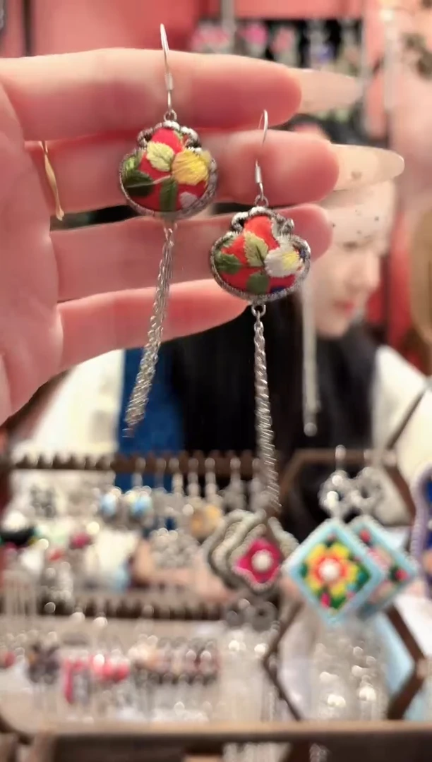 织绣云织谣民族风精美饰品 294