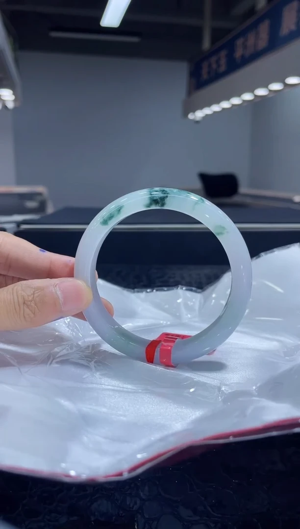 未镶嵌手镯翡翠4