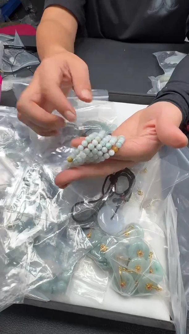 颈饰未镶嵌翡翠75