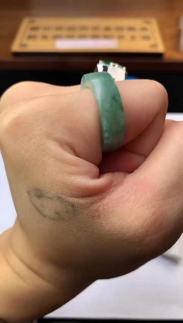 定制翡翠未镶嵌阿**?毛货不退不换
