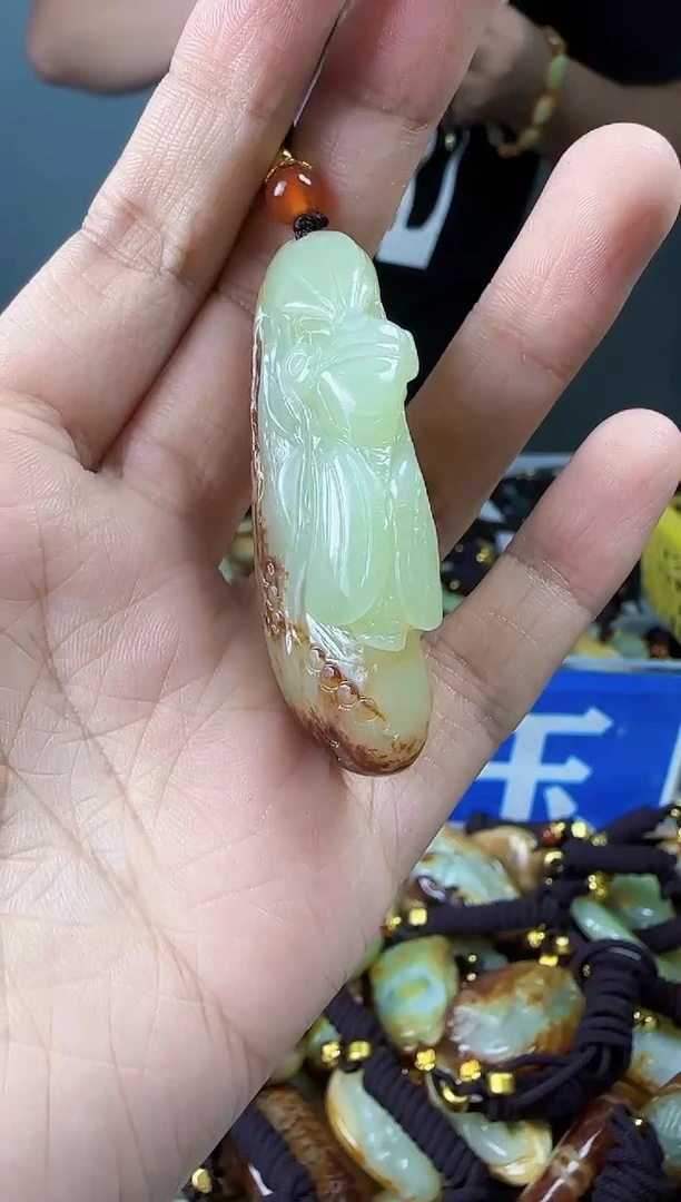 和田玉未镶嵌颈饰1