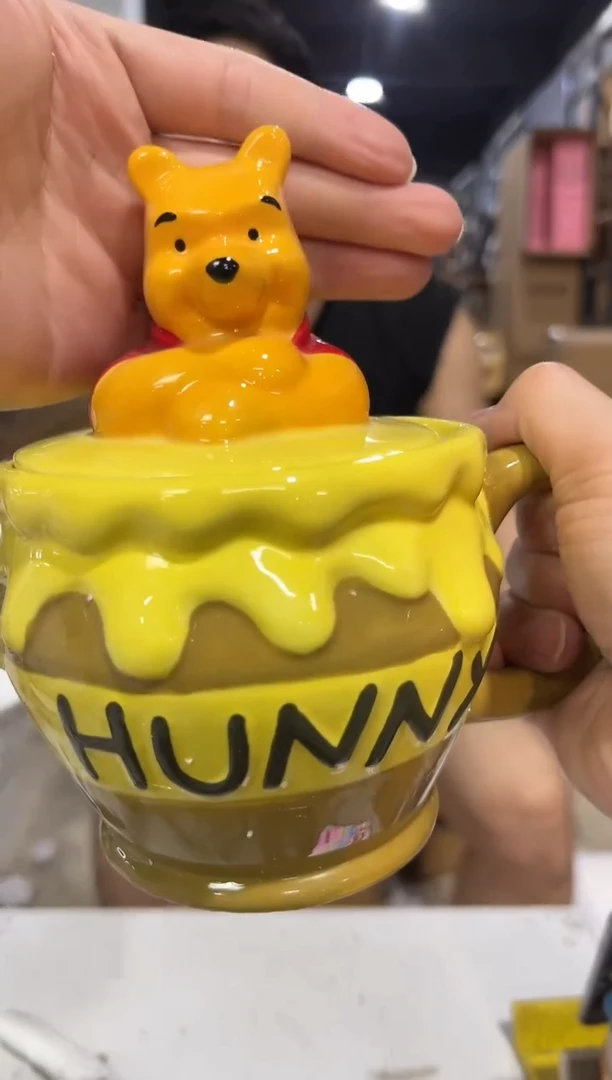 瓷片Ｑ版维尼蜂蜜带盖杯