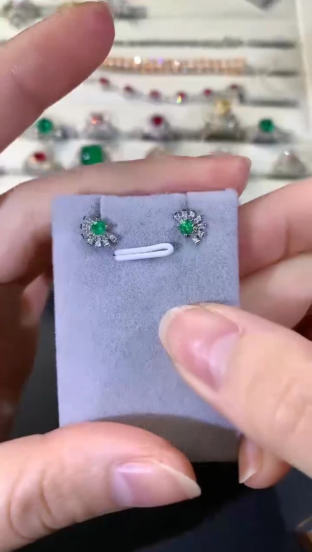 【闪购商品】祖母绿耳饰18K金镶嵌R352|2500