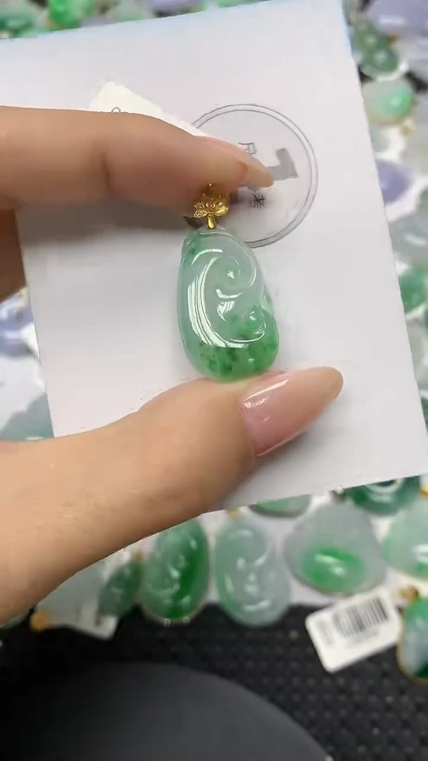 颈饰18K金镶嵌翡翠11111111111