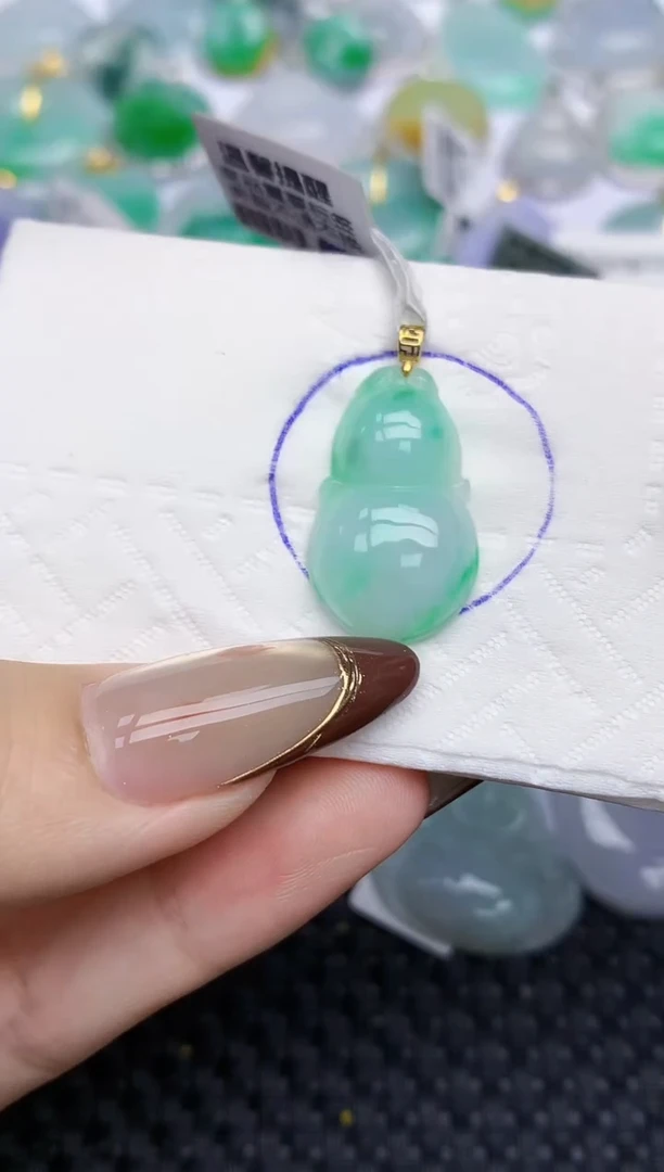 颈饰18K金镶嵌翡翠   天然翡翠A货  百元以上9米证书费自理