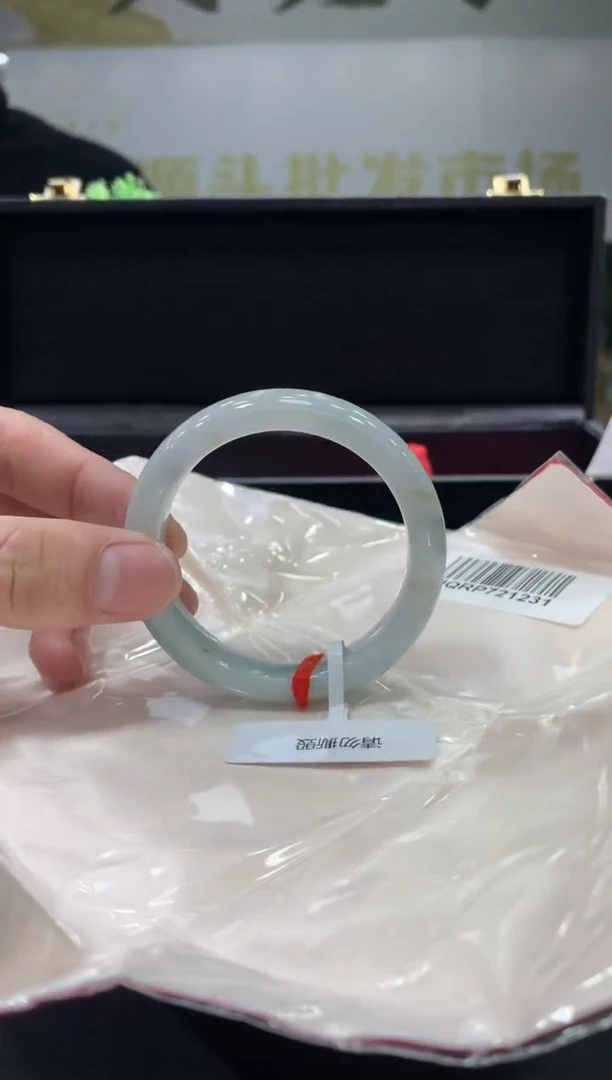 未镶嵌手镯翡翠翡翠手镯