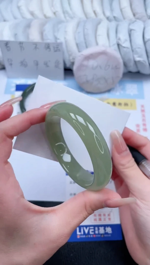 【闪购商品】石英质玉手镯未镶嵌T236-54.7