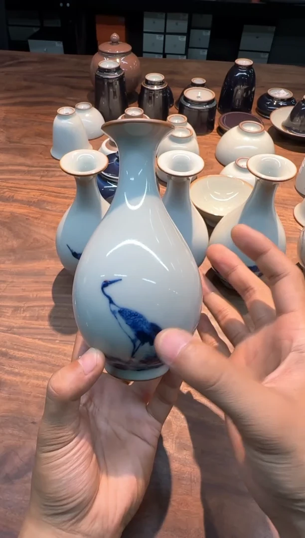 红***阳刘钦莹 铁胎汝釉松鹤延年玉壶春瓶