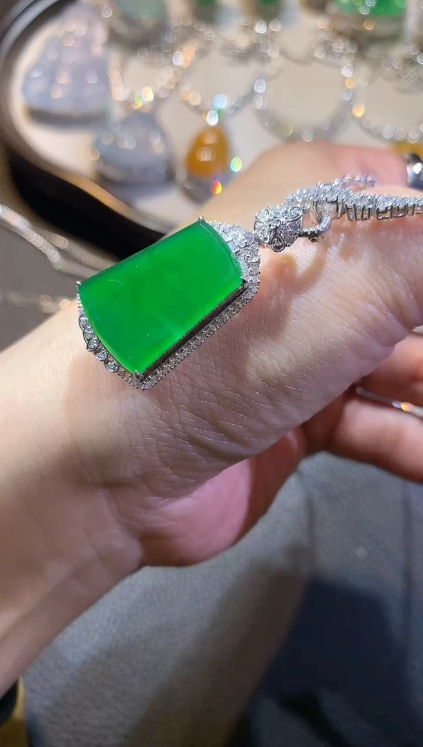 【闪购商品】翡翠吊坠(不含链)18K金镶嵌36-无事牌（不含链与扣头