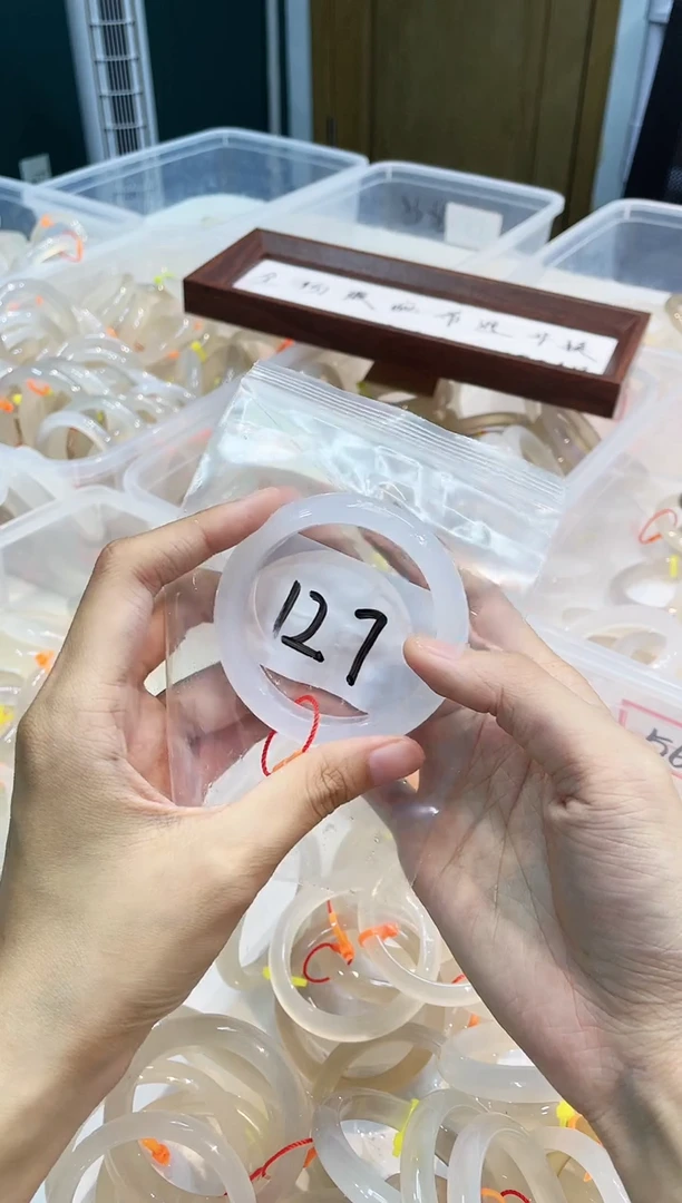 玛瑙/玉髓手镯未镶嵌127-56+