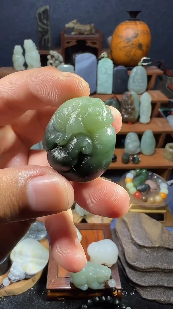 颈饰未镶嵌和田玉寰*1