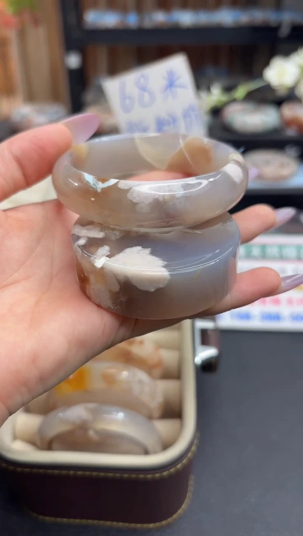 未镶嵌手镯石英质玉A439(58圈赠送镯心)