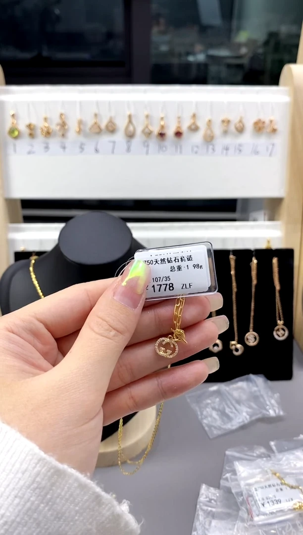 【闪购商品】钻石颈饰18K金镶嵌标签损坏不退不换