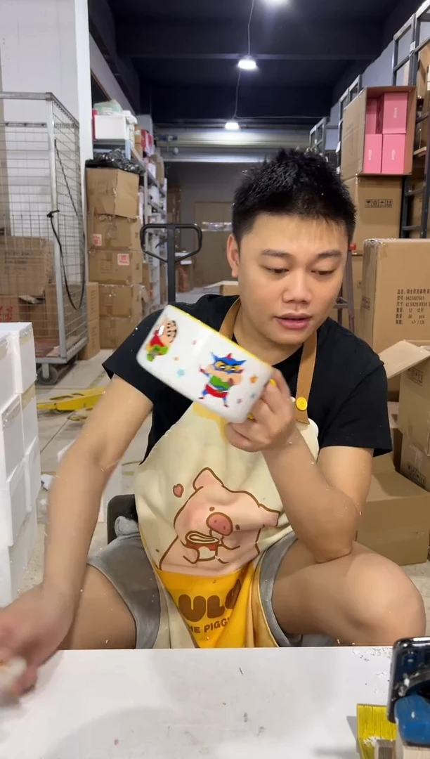 瓷片b款黄色蜡笔小新超人泡面碗微瑕