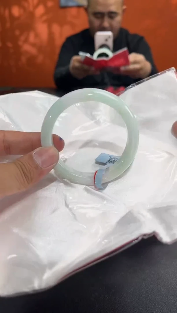 未镶嵌手镯翡翠翡翠手镯