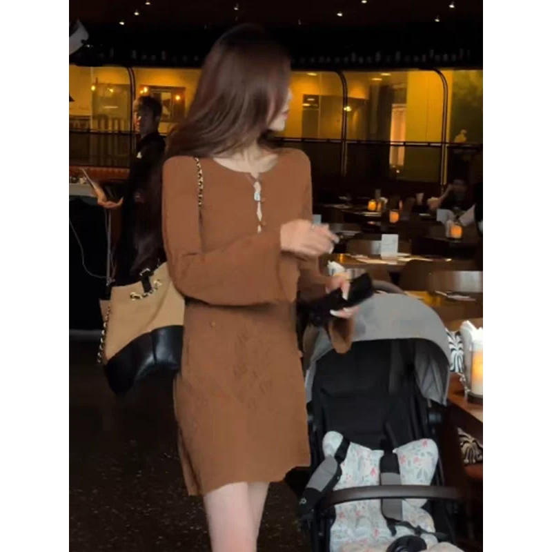 法式复古气质镂空针织连衣裙女2025秋季新款设计感小众收腰短裙子