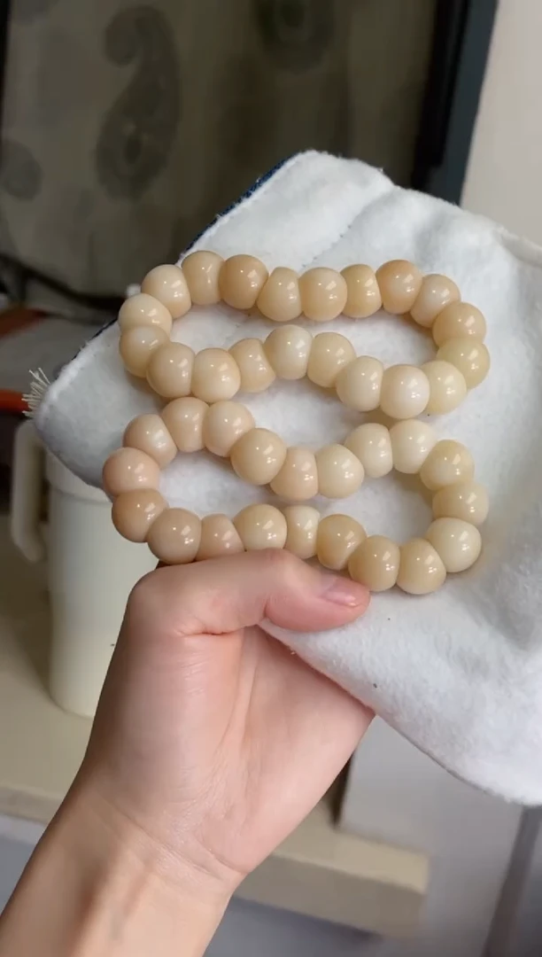 菩提根/象牙果手串奶油粉蒜瓣大肠14.5手串