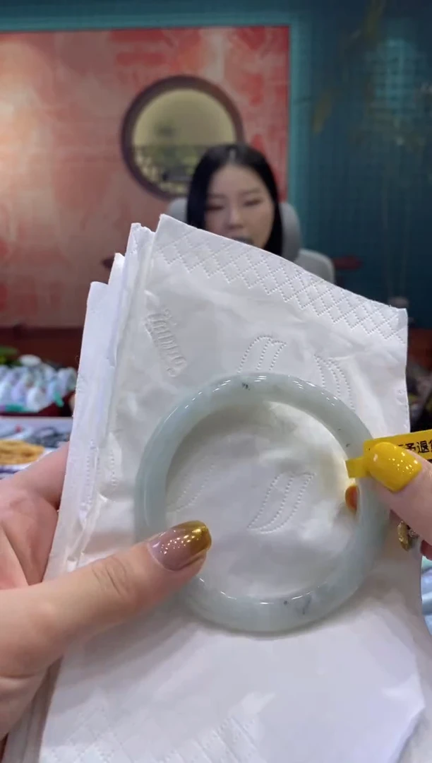 翡翠手镯未镶嵌多人06903