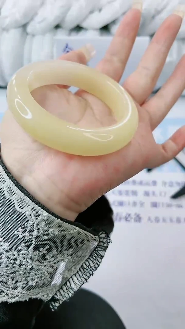 【闪购商品】石英质玉手镯未镶嵌多样性发货C643