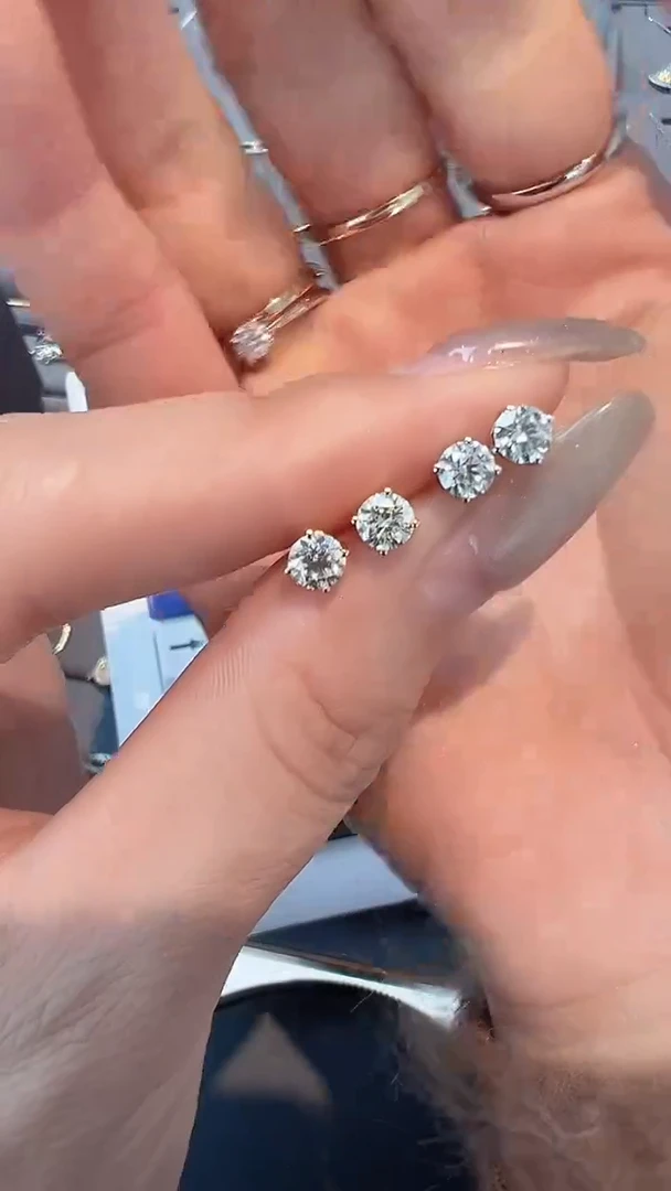 【闪购商品】钻石耳饰18K金镶嵌多样性发一