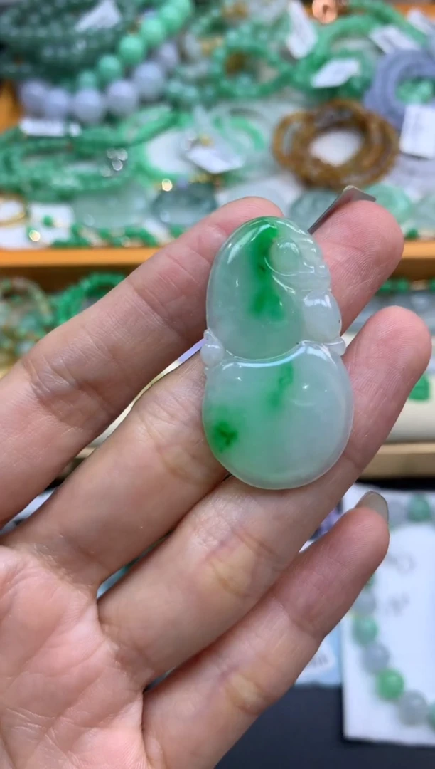 定制翡翠未镶嵌翡翠