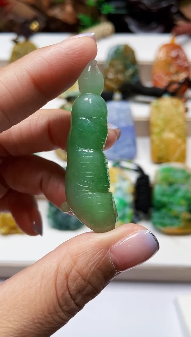 颈饰未镶嵌翡翠翡翠A货