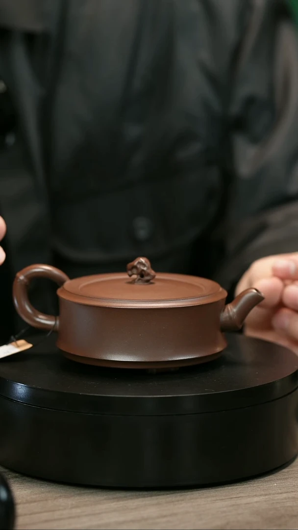 茶壶紫砂皮****uH1598赵信军三足圆竹