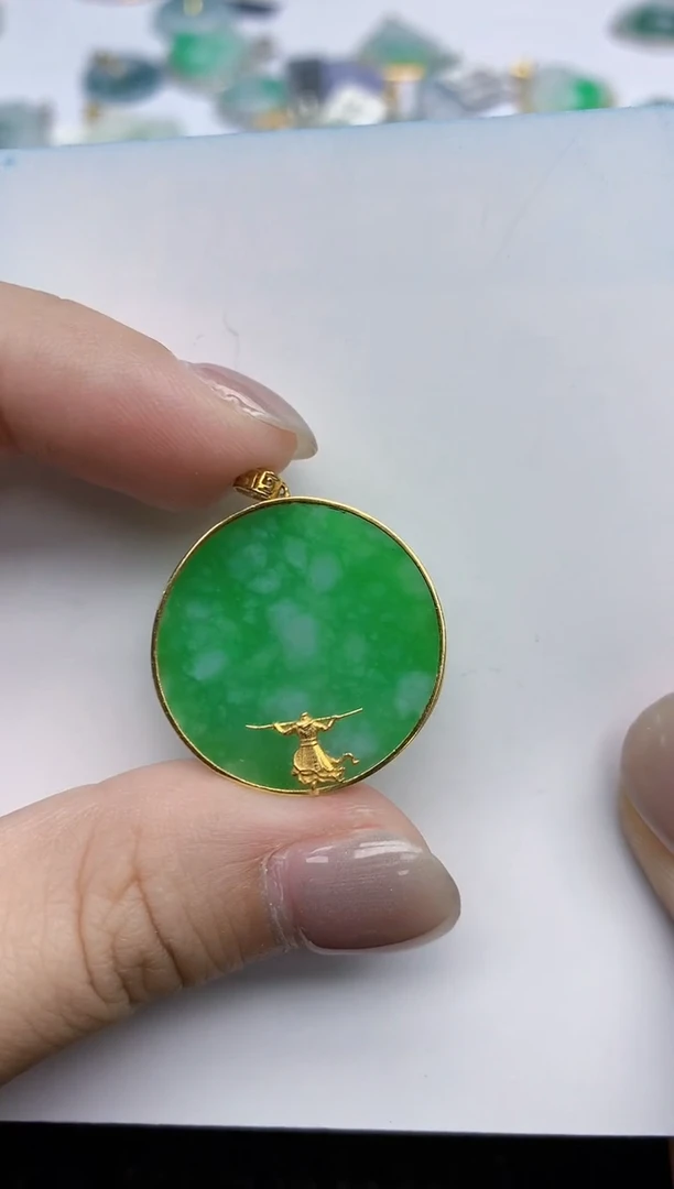 【闪购商品】翡翠颈饰18K金镶嵌天然翡翠A货