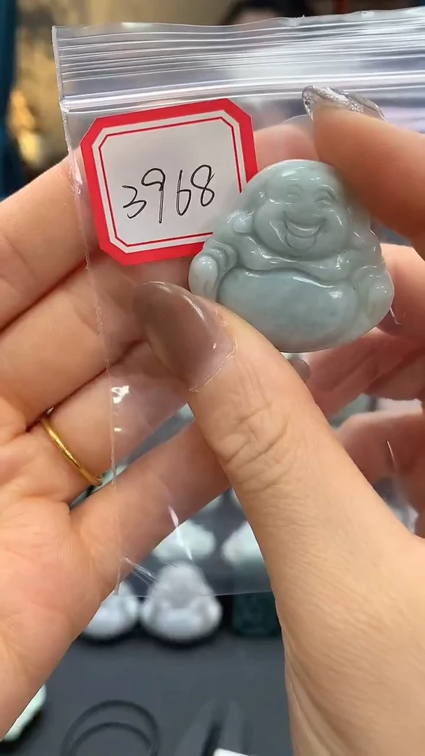颈饰未镶嵌翡翠佛公 3968微瑕慎拍