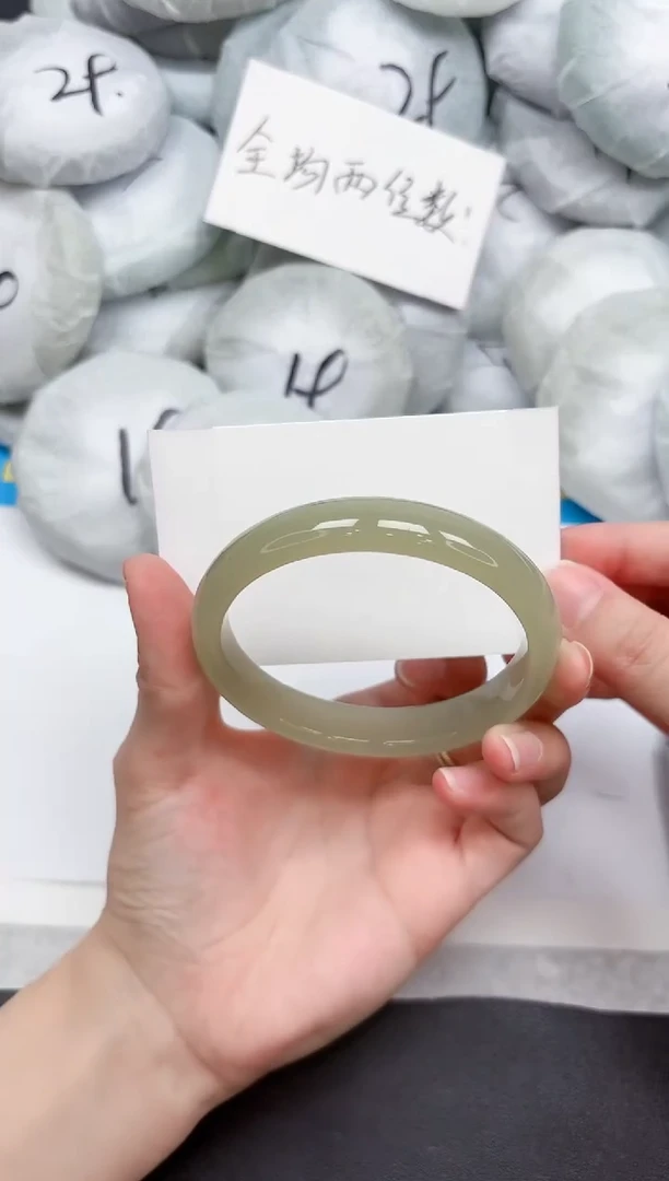 未镶嵌手镯石英质玉86-62.1