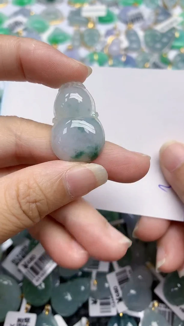 翡翠未镶嵌颈饰天然翡翠A货