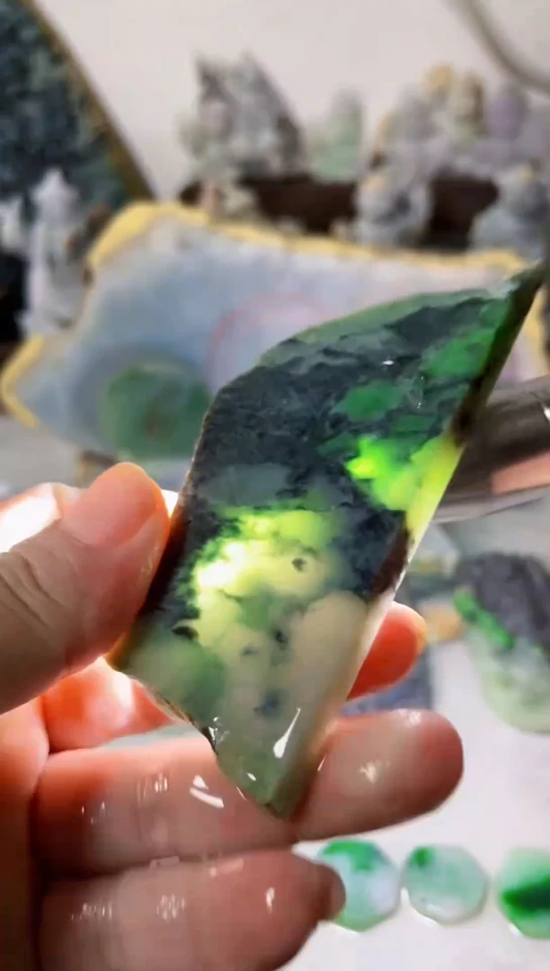 【闪购商品】翡翠吊坠(不含链)未镶嵌A848