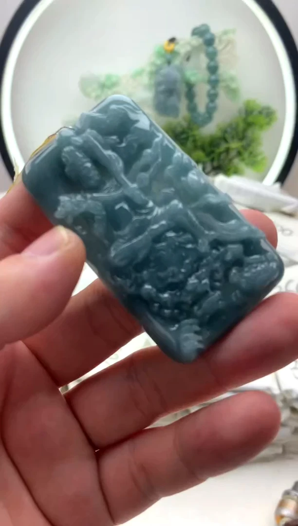 翡翠未镶嵌颈饰文殊