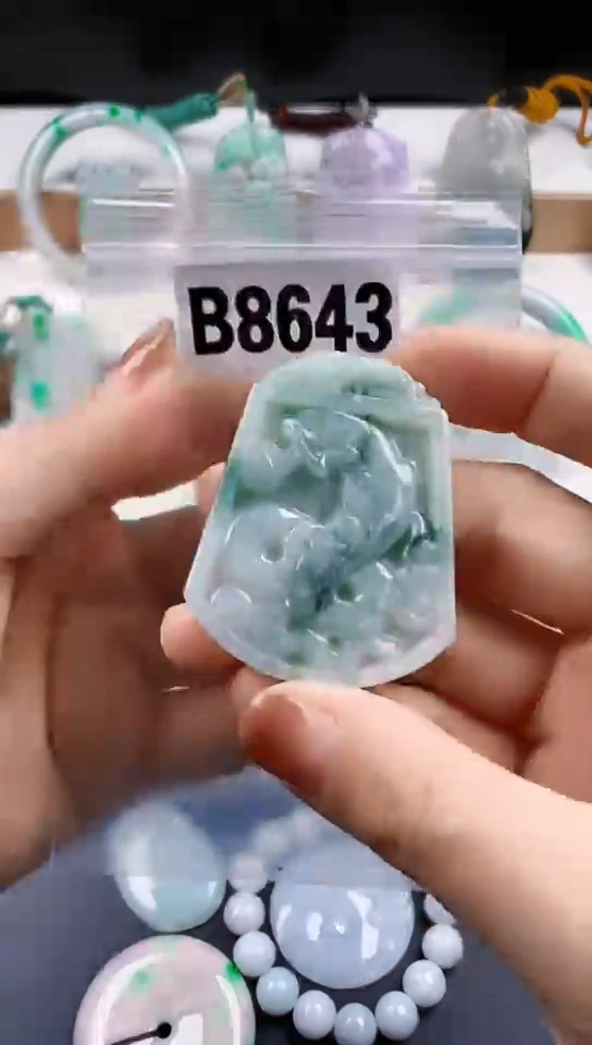 颈饰未镶嵌翡翠天然翡翠吊坠挂件
