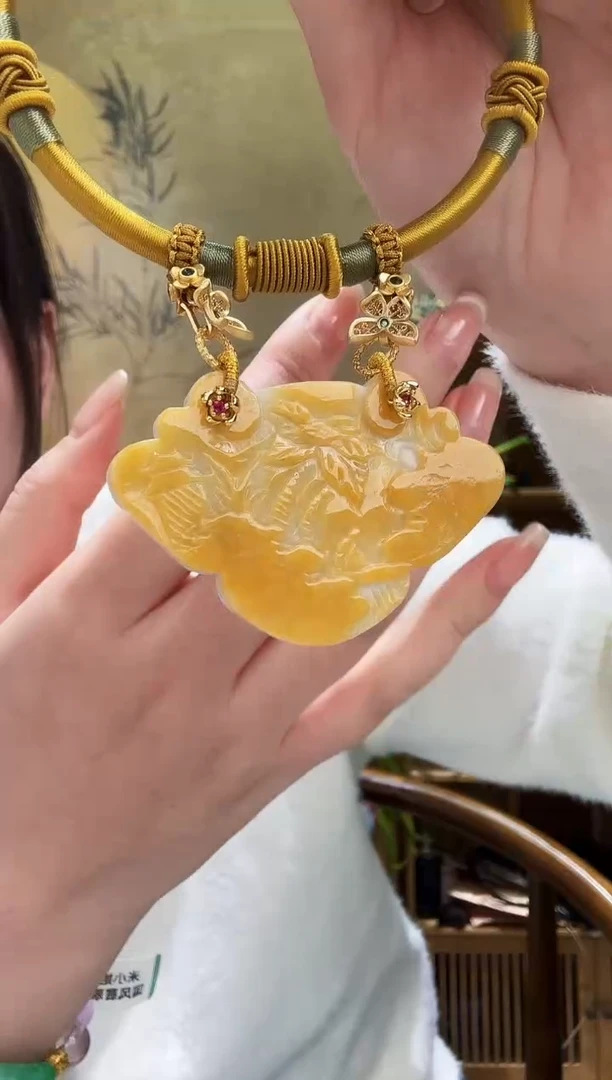 颈饰未镶嵌翡翠吊坠