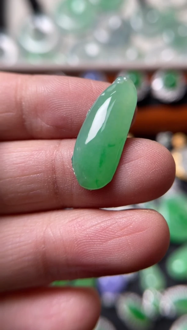 【闪购商品】翡翠颈饰未镶嵌缅甸翡翠福瓜裸石