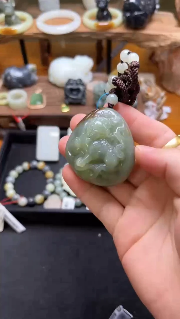 和田玉未镶嵌吊坠(不含链)楼兰三色 时来运转