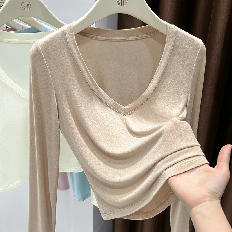 咖色低V领修身显瘦长袖T恤2025秋季新款设计感简约薄款针织打底衫