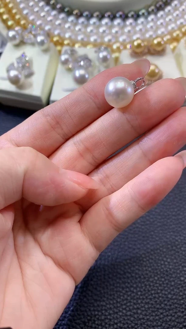 18K金镶嵌吊坠(不含链)海水珍珠C45 多样性发货一件