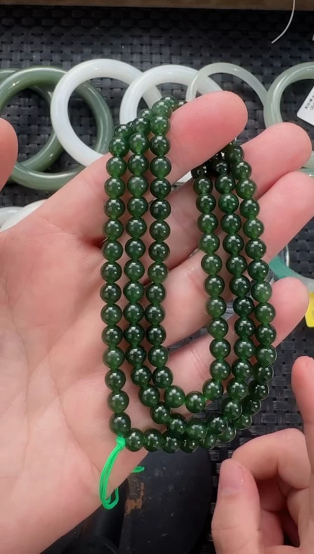 颈饰未镶嵌和田玉6mm碧玉108长链（带扣头）