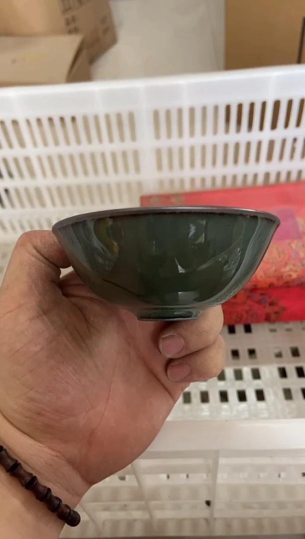 摄影的产品有使用过的痕迹有点脏介意勿拍