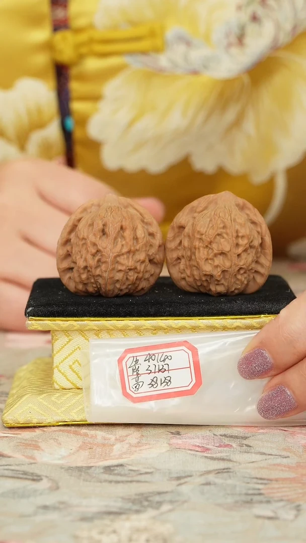 【闪购商品】文玩核桃把件非嫁接将军帽